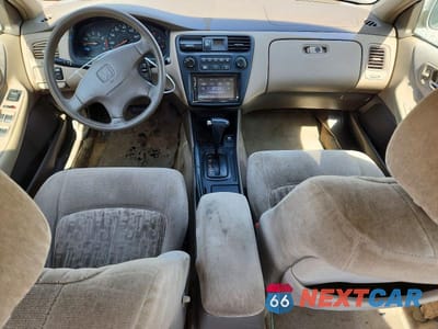 Zdjęcie 8 z 12 samochodu: 1998 HONDA ACCORD EX VIN:1HGCG5654WA067228 - miniatura
