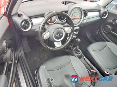 Zdjęcie 8 z 12 samochodu: 2010 MINI COOPER CLUBMAN VIN:WMWML3C58ATX38434 - miniatura