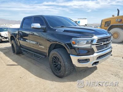 Czwarte zdjęcie samochodu z boku: 2021 RAM 1500 LARAMIE VIN:1C6SRFJT7MN802927 - miniatura