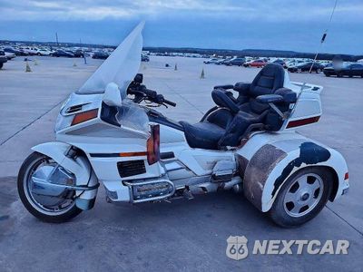 Trzecie zdjęcie samochodu z tyłu: 1997 HONDA GL1500 SE12 VIN:1HFSC2235VA900824 - miniatura