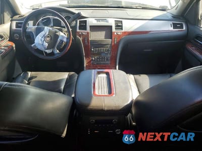 Zdjęcie 8 z 12 samochodu: 2012 CADILLAC ESCALADE EXT LUXURY VIN:3GYT4MEF5CG232965 - miniatura