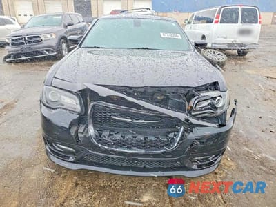 Piąte zdjęcie samochodu w środku: 2020 CHRYSLER 300 S VIN:2C3CCABG3LH217308 - miniatura