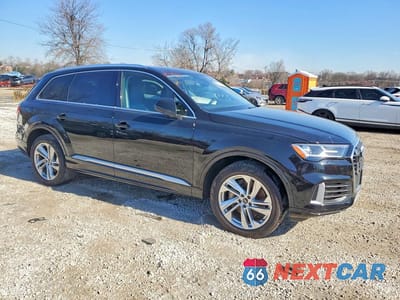 Czwarte zdjęcie samochodu z boku: 2023 AUDI Q7 PREMIUM PLUS VIN:WA1LCBF70PD000565 - miniatura