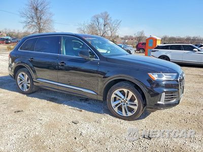 Czwarte zdjęcie samochodu z boku: 2023 AUDI Q7 PREMIUM PLUS AWD VIN:WA1LCBF70PD000565 - miniatura