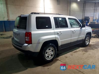 Trzecie zdjęcie samochodu z tyłu: 2011 JEEP PATRIOT SPORT VIN:1J4NF1GB4BD277399 - miniatura