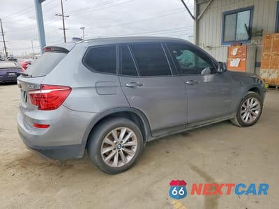 Trzecie zdjęcie samochodu z tyłu: 2017 BMW X3 SDRIVE28I VIN:5UXWZ7C33H0V87898 - miniatura
