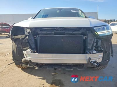 Piąte zdjęcie samochodu w środku: 2019 AUDI Q7 VIN:WA1LHAF73KD020622 - miniatura