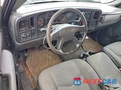 Zdjęcie 8 z 11 samochodu: 2003 CHEVROLET SILVERADO C1500 VIN:1GCEC14X13Z106578 - miniatura