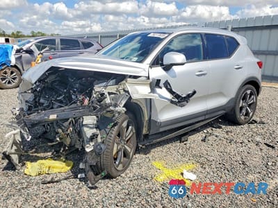 2019 VOLVO XC40 T5 MOMENTUM YV4162UK7K2123020 - główne zdjęcie licytacji z USA - miniatura