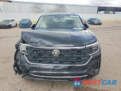 Piąte zdjęcie samochodu w środku: 2025 VOLKSWAGEN ATLAS SEL PREMIUM R-LINE VIN:1V2FR2CA7SC569069 - miniatura