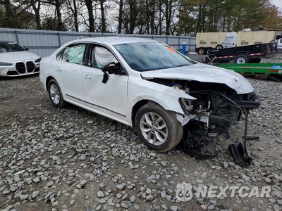 Czwarte zdjęcie samochodu z boku: 2017 VOLKSWAGEN PASSAT S VIN:1VWAT7A3XHC054166 - miniatura
