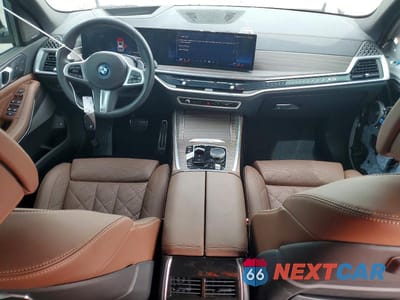 Zdjęcie 8 z 13 samochodu: 2025 BMW X5 XDRIVE50E VIN:5UX43EU01S9X77204 - miniatura