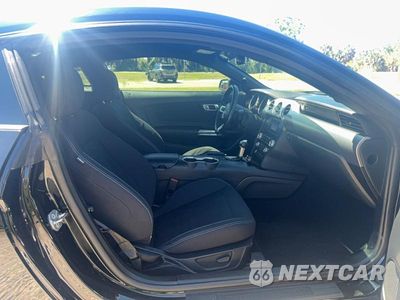 Piąte zdjęcie samochodu w środku: 2020 FORD MUSTANG GT VIN:1FA6P8CF1L5103588 - miniatura
