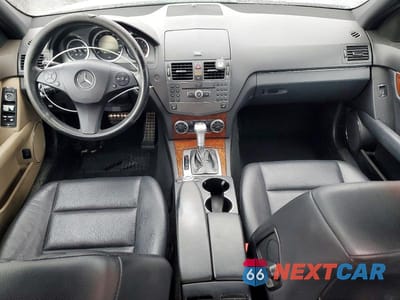 Zdjęcie 8 z 11 samochodu: 2010 MERCEDES-BENZ C 300 VIN:WDDGF5EB2AF400604 - miniatura