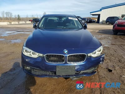 Piąte zdjęcie samochodu w środku: 2018 BMW 320 XI VIN:WBA8A3C52JA494914 - miniatura