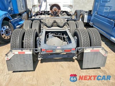 Zdjęcie 9 z 10 samochodu: 2021 VOLVO VNR SEMI TRUCK VIN:4V4WC9EH4MN279888 - miniatura