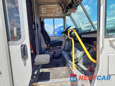 Zdjęcie 7 z 12 samochodu: 2013 FORD F59 DELIVERY TRUCK VIN:1F65F5KY6D0A13378 - miniatura