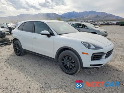 Czwarte zdjęcie samochodu z boku: 2019 PORSCHE CAYENNE VIN:WP1AA2AY2KDA00805 - miniatura