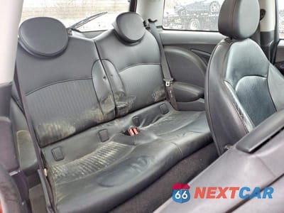 Zdjęcie 11 z 13 samochodu: 2007 MINI COOPER VIN:WMWMF33527TU61263 - miniatura