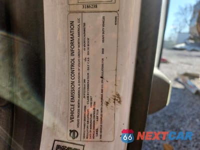 Zdjęcie 10 z 10 samochodu: 2018 VOLVO VNL SEMI TRUCK VIN:4V4N39TG9JN892705 - miniatura