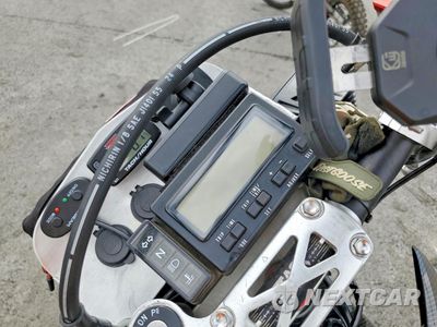 Zdjęcie 7 z 8 samochodu: 2007 SUZUKI DR-Z400 SM VIN:JS1SK44A772100327 - miniatura