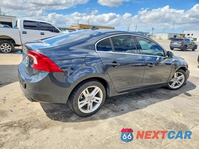 Trzecie zdjęcie samochodu z tyłu: 2015 VOLVO S60 PREMIER VIN:YV140MFB1F1304775 - miniatura