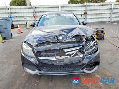 Piąte zdjęcie samochodu w środku: 2017 MERCEDES-BENZ C 300 VIN:55SWF4JB8HU204279 - miniatura