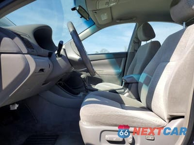 Zdjęcie 7 z 11 samochodu: 2004 TOYOTA CAMRY LE VIN:4T1BE32KX4U359117 - miniatura