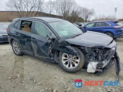 Czwarte zdjęcie samochodu z boku: 2024 TOYOTA RAV4 XLE PREMIUM VIN:2T3A1RFV9RC465069 - miniatura