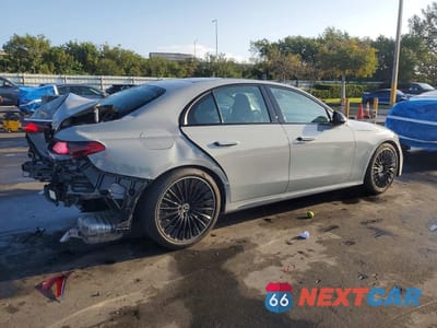 Trzecie zdjęcie samochodu z tyłu: 2025 MERCEDES-BENZ E 450 4MATIC VIN:W1KLF6BB5SA157698 - miniatura