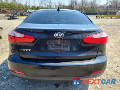 Zdjęcie 6 z 12 samochodu: 2016 KIA FORTE LX VIN:KNAFX4A61G5499093 - miniatura