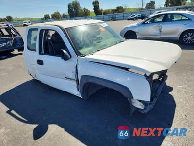 Czwarte zdjęcie samochodu z boku: 2004 CHEVROLET SILVERADO C2500 HEAVY DUTY VIN:1GCHC29U24E382584 - miniatura