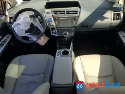 Zdjęcie 8 z 13 samochodu: 2017 TOYOTA PRIUS V THREE VIN:JTDZN3EU9HJ065800 - miniatura
