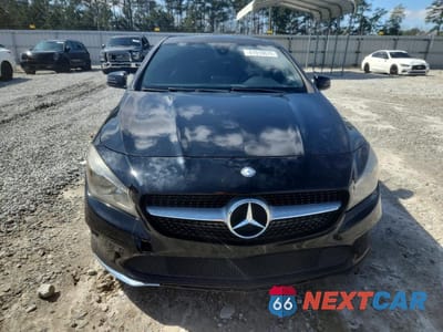 Piąte zdjęcie samochodu w środku: 2017 MERCEDES-BENZ CLA 250 VIN:WDDSJ4EBXHN427455 - miniatura