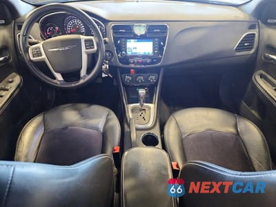 Zdjęcie 8 z 11 samochodu: 2012 CHRYSLER 200 S VIN:1C3CCBHGXCN162442 - miniatura