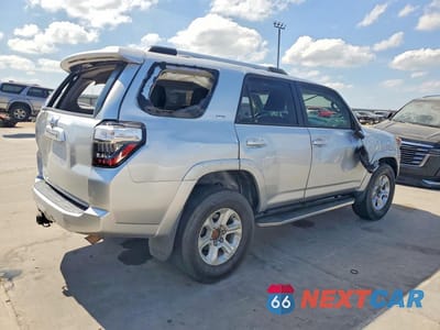 Trzecie zdjęcie samochodu z tyłu: 2016 TOYOTA 4RUNNER SR5 VIN:JTEBU5JR4G5300298 - miniatura