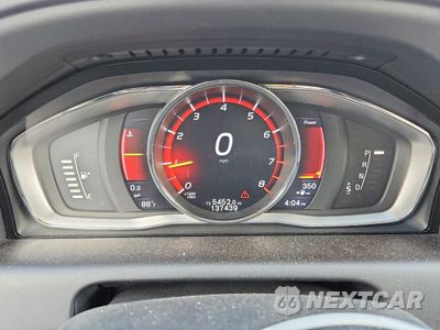Zdjęcie 9 z 13 samochodu: 2016 VOLVO XC60 T5 PREMIER VIN:YV440MDK7G2906520 - miniatura