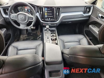 Zdjęcie 8 z 12 samochodu: 2018 VOLVO XC60 T5 MOMENTUM VIN:YV4102RK9J1030157 - miniatura