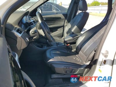 Zdjęcie 7 z 12 samochodu: 2018 BMW X1 SDRIVE28I VIN:WBXHU7C34J5H40120 - miniatura