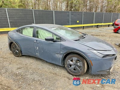 Czwarte zdjęcie samochodu z boku: 2025 TOYOTA PRIUS LE VIN:JTDACAAU3S3063856 - miniatura