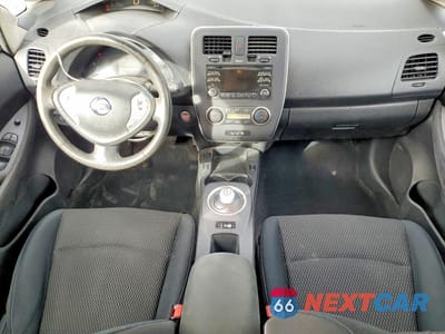 Zdjęcie 8 z 12 samochodu: 2015 NISSAN LEAF S VIN:1N4AZ0CPXFC325741 - miniatura