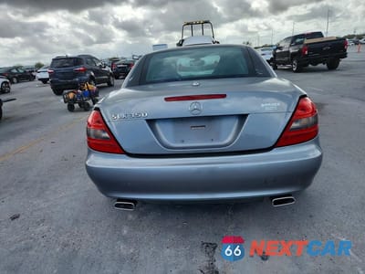 Zdjęcie 6 z 12 samochodu: 2009 MERCEDES-BENZ SLK 350 VIN:WDBWK58F99F191226 - miniatura