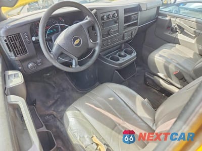 Zdjęcie 8 z 13 samochodu: 2019 CHEVROLET EXPRESS 2500 CARGO DELIVERY VAN VIN:1GCWGAFP9K1336775 - miniatura