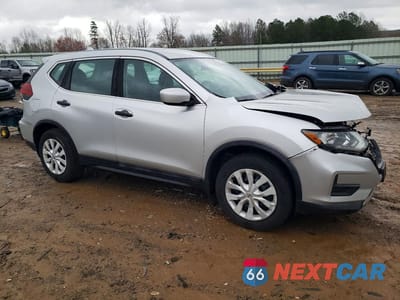 Czwarte zdjęcie samochodu z boku: 2018 NISSAN ROGUE S VIN:5N1AT2MT5JC789544 - miniatura