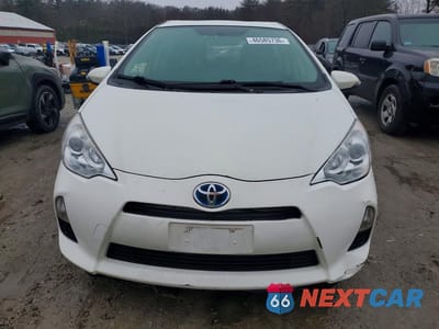 Piąte zdjęcie samochodu w środku: 2013 TOYOTA PRIUS C TWO VIN:JTDKDTB34D1532552 - miniatura