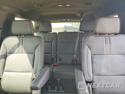 Zdjęcie 10 z 13 samochodu: 2026 CHEVROLET SUBURBAN VIN:1GNS5EKD2TR113172 - miniatura