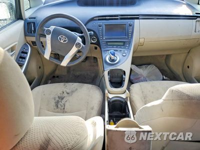 Zdjęcie 8 z 12 samochodu: 2010 TOYOTA PRIUS III VIN:JTDKN3DU6A0038665 - miniatura