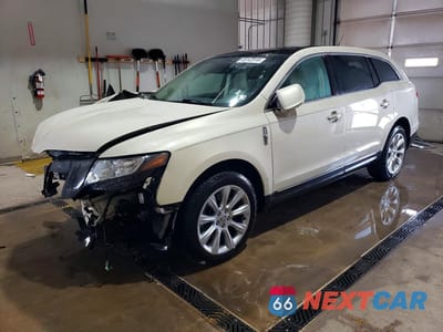 2015 LINCOLN MKT 2LMHJ5FK5FBL03191 - główne zdjęcie licytacji z USA - miniatura