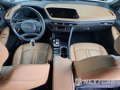 Zdjęcie 8 z 12 samochodu: 2021 HYUNDAI SONATA LIMITED VIN:5NPEH4J23MH100818 - miniatura