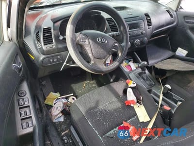 Zdjęcie 8 z 12 samochodu: 2016 KIA FORTE LX VIN:KNAFK4A64G5505452 - miniatura